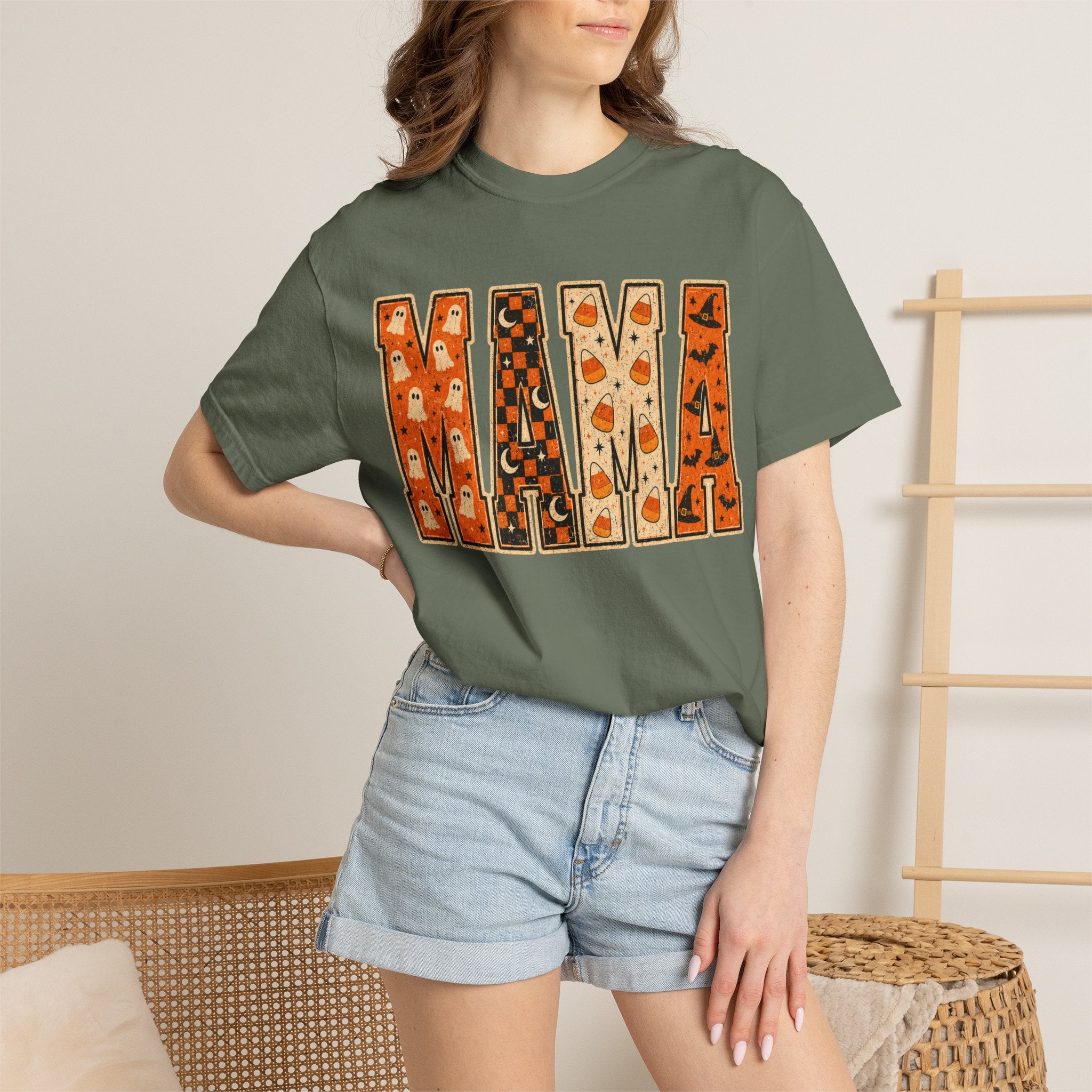 Mama Halloween T‑Shirt — Retro Pumpkin & Ghost Fall Graphic Tee