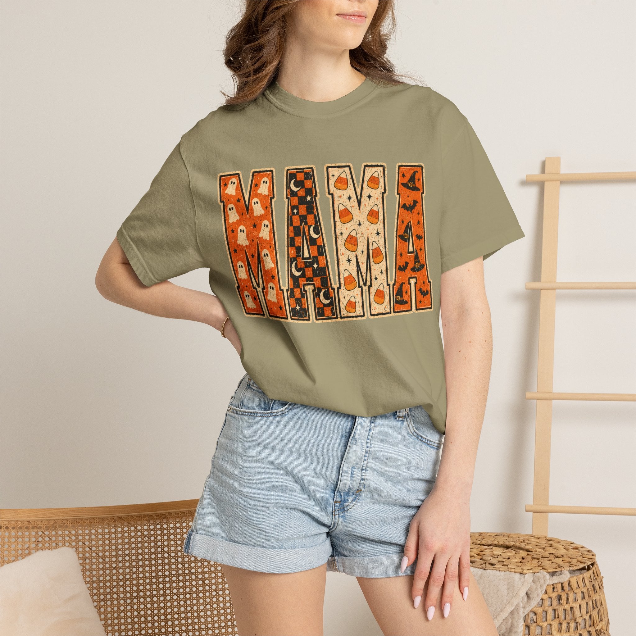Mama Halloween T‑Shirt — Retro Pumpkin & Ghost Fall Graphic Tee