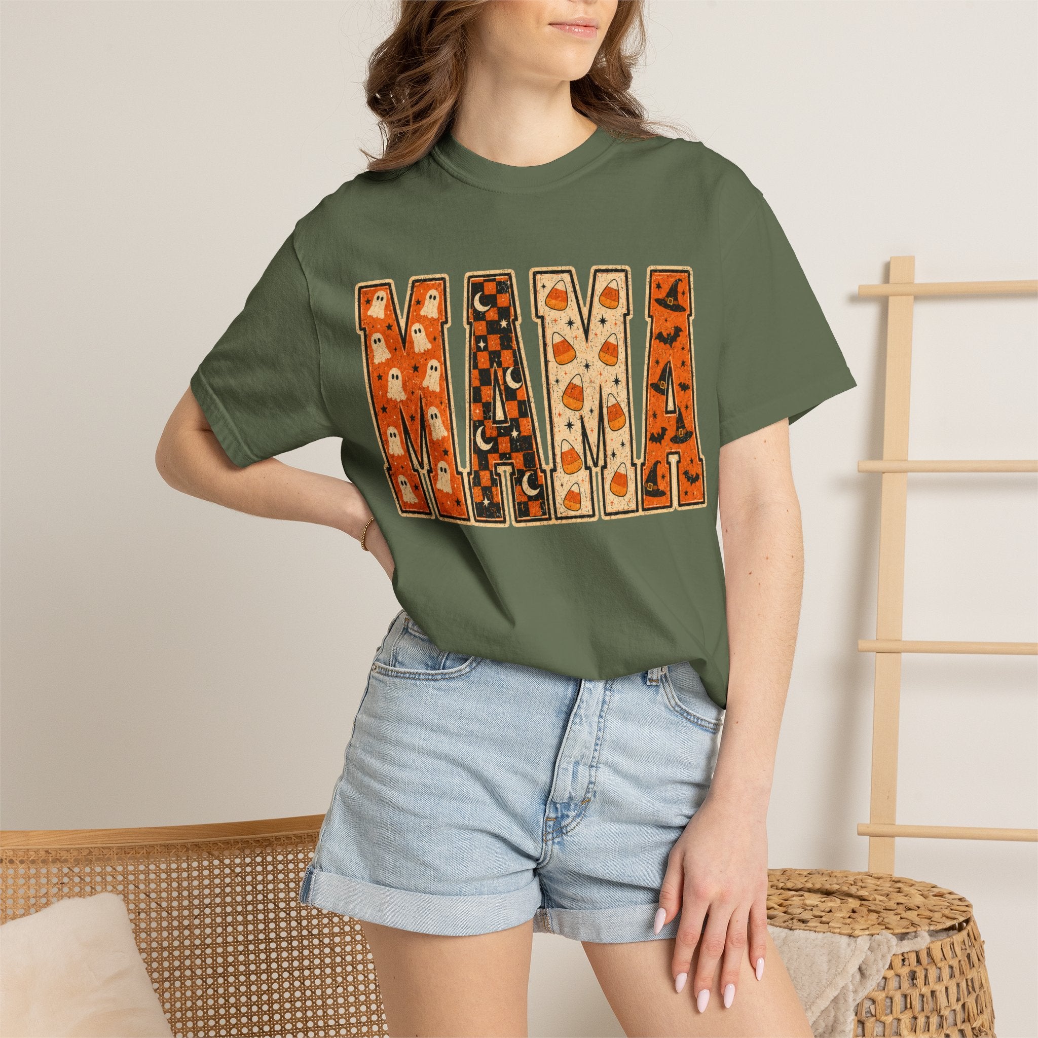 Mama Halloween T‑Shirt — Retro Pumpkin & Ghost Fall Graphic Tee